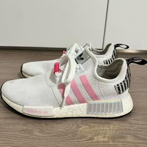 Adidas NMD_R1 White True Pink Hologram Running Shoes